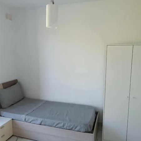 Private With External Private Bathroom In Homestay